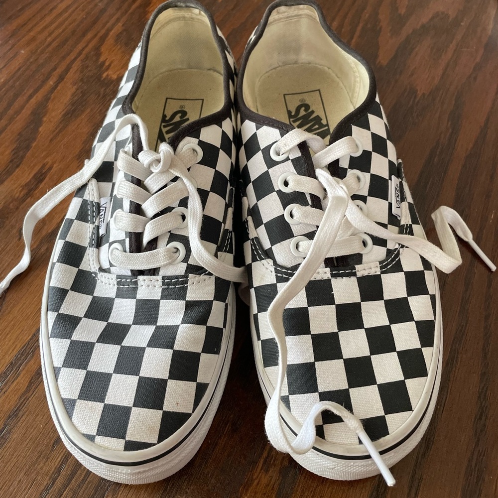 Vans checkerboard lace up sneaker. Size 7.5 women’s. 6 men’s.